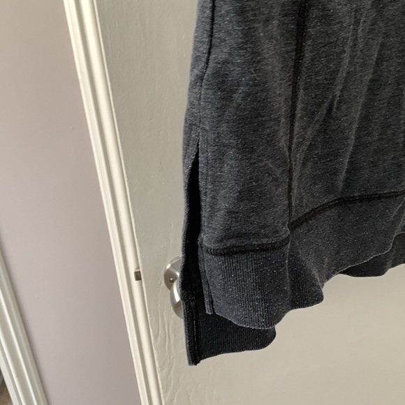 Grey crew neck with side slits - Picture 3 of 4